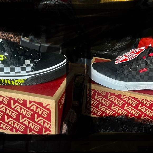 Brand new pair of vans size 4 never been used before EACH FOR $55 - Picture 2 of 4